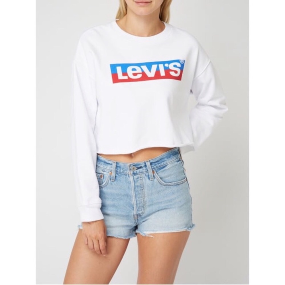 Levi’s White cropped sweatshirt